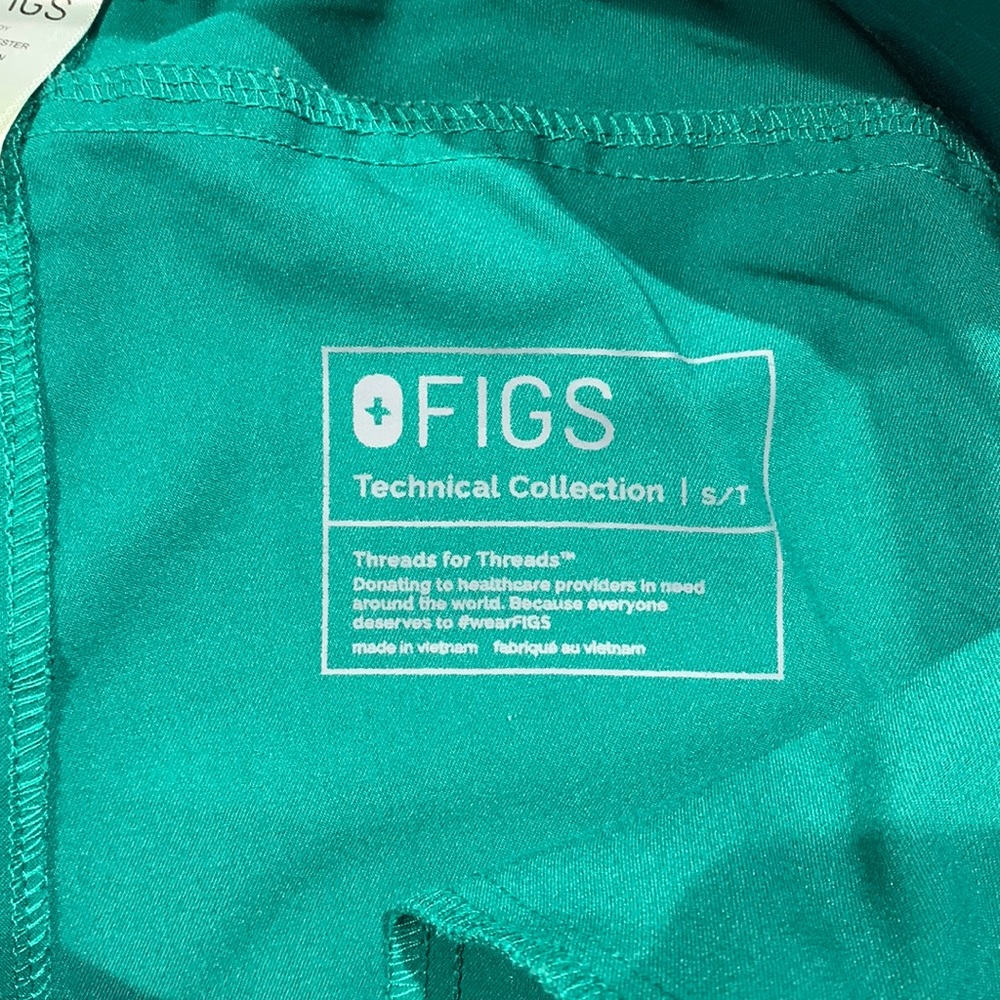 Gently worn FIGS Kade Cargo